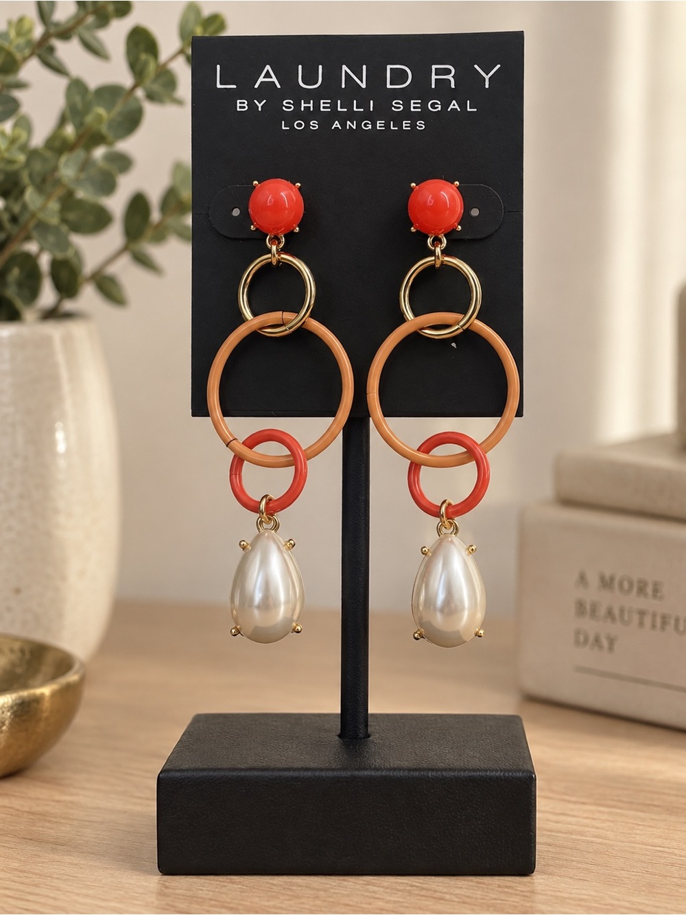 Laundry by Shelli Segal Statement Earrings
(BR 1616/6 op)